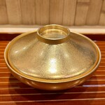 日本料理 かしづき - 海老芋　唐墨　大根　菜の花　河豚のアラで取った出汁　椀物