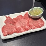 炭火焼肉くらた - ネギ塩タン(\1,180)