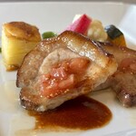 プロヴァンスの日曜日 - ランチ・プチコース(\3,500)　吟醸豚スモークのロースト、赤ワインのソース