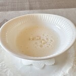 プロヴァンスの日曜日 - ランチ・プチコース(\3,500)　北海こがねと菊芋のスープ