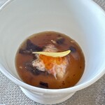 プロヴァンスの日曜日 - ランチ・プチコース(\3,500)　玉葱のフラン、香茸のソース、蟹といくら