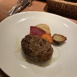Osteria da K.[kappa]  - 珍しい羊100%ハンバーグ、焼き野菜、ハーブが効いてます