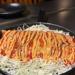 粉もん處 光圀 裏なんば店 - チーズとんぺい焼き