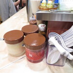 らあめん工房 雪濃湯 - 卓上調味料