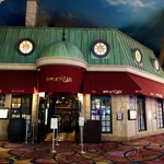 Mon Ami Gabi - レストラン入口はビル内にあります。
            2019年6月2日