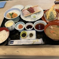 博多料亭 稚加榮 - 昼定食¥1980
