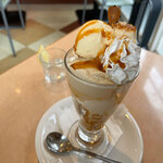 ベツ・バラーレ - パフェは「キャラメルプリン」。めちゃ美味しいとのことでした。