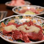 焼肉食べ放題 カルビとタン - 