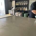 スパイスカレー モクロミ - カウンターにて