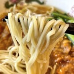 中華食堂 コウチン - パイコー麺¥930内　麺ツルっつる。パイコーは八角？などスパイスが効いている。