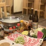 沖縄料理 あぐー豚 しゃぶしゃぶ AGU- - 