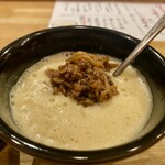 割烹 縮 - たまごかけ ご飯　※トッピングの和牛とキノコ甘辛煮