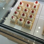 シヅカ洋菓子店 自然菓子研究所 - 定番のイチゴショートケーキ