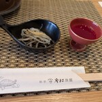 料亭 やまさ旅館 - エンペラ湯引き      生き血(ジュース割)