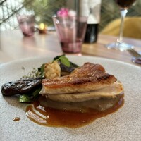 LʼOrangerie 光庵 - 石黒農園産ホロホロ鳥のトリュフ風味　皮と身の間にトリュフバター　海老芋のフリット
                    マッシュルームとジュの2種のソース