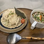 スパイスラーメン 点と線. - 白　肉野菜つけ蕎麦
1000円