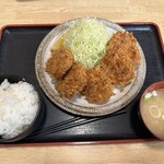 三軒家 - ヒレカツ定食（5枚）　　　　1210円