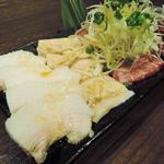 豚小家 - もつ刺し5点盛り