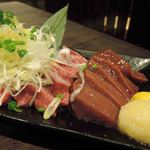 豚小家 - もつ刺し５点盛り