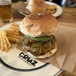 CRUZ BURGERS & CRAFT BEERS - 