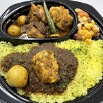 カレーの店 マボロシ - チキンカレー　大盛　うずら