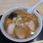 金長 本店 - ラーメン大盛800円。