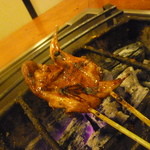 ひな鳥山 - タレを塗りながらこんがりと