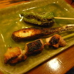 ひな鳥山 - 「ひな鳥」も「ピーマン」も最高の焼き加減