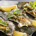 Chilled fresh shelled oysters with passion fruit sauce [Seasonal menu]