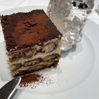 ウルフギャング・ステーキハウス シグニチャー - 嬉しい巨大ティラミス