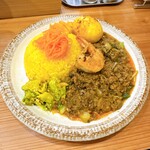 カレーパーラー きふじん - 坦々キーマカレー（並）インド風海老天とスパイス玉子。プラスアチャール2倍