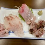 瀬奈 - お刺身定食のお刺身単品　ヒラメ　ヒラマサ　ムツの炙り　オマケのエンガワ