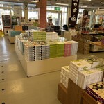 しゃくなげ - 店内はかなり広いです^_^