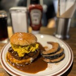 HYOE'S BURGERS + FRIES - 