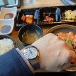 肉の青木商店 - Vintageな左腕のお供と