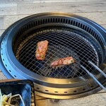 肉の青木商店 - 焼くの図
