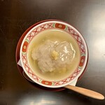 よし町 - うめー！蓮根もちもち！良いわー！！
      餡も繊細で綺麗な味！
      脂身ギュリギュリしてる肉も良いねえ！