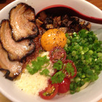 トマトまぜそば（チャーシュートッピング）