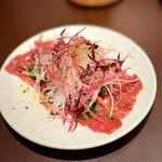 282041520 - お若い料理人による、神戸牛のカルパッチョ。
                    そのうち、神戸牛のブレザオラとか出てくるかもね(^^)