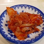 港食堂 - お新香代わり？にキムチがついてきました。