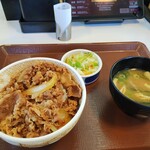 すき家 - 牛丼並450円＋おしんこランチセット100円＝550円