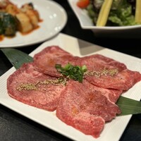 老舗精肉店直送 千種焼肉 飛騨牛の奴隷 千種店 - 