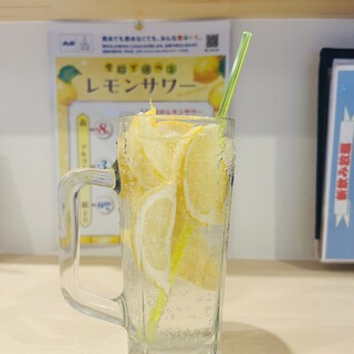 爽快感抜群！「最強レモンサワー」をはじめとする豊富なドリンク