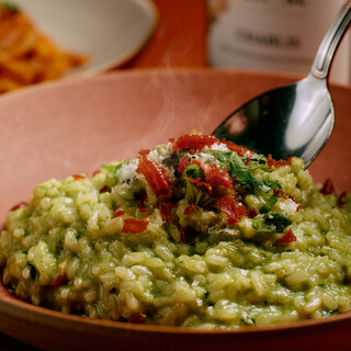 牡蠣を食べなくても満足！一から手作りの、ワインも進む逸品料理