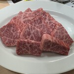 焼肉やっちゃん - 上ロース（塩） ※ いつもながら美しいお肉です