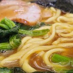 はじめ家 - ラーメン並(近景)