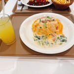 おむらいす亭 - ベーコンとほうれん草のクリームオムライス（M）ドリンクセット