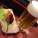 炭火焼とり 安喜 - チーズ入り串揚げ
      アサヒプレミアム生ビール熟撰 樽生(中)