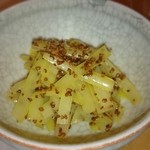 黄ニラのそばの実和え  2014,6