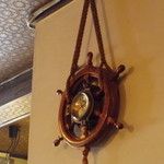 Misokatsu Nagoyakou Tonkai - 舵の型の時計が雰囲気良い。